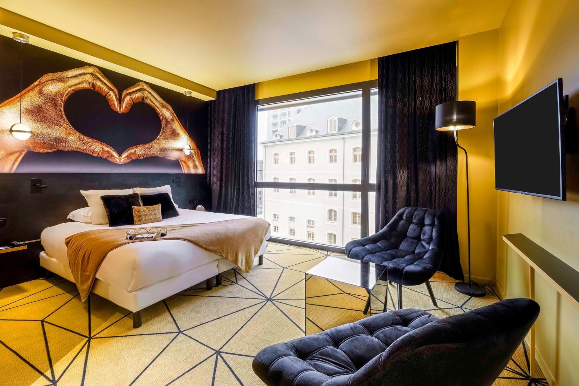 Deluxe King Room