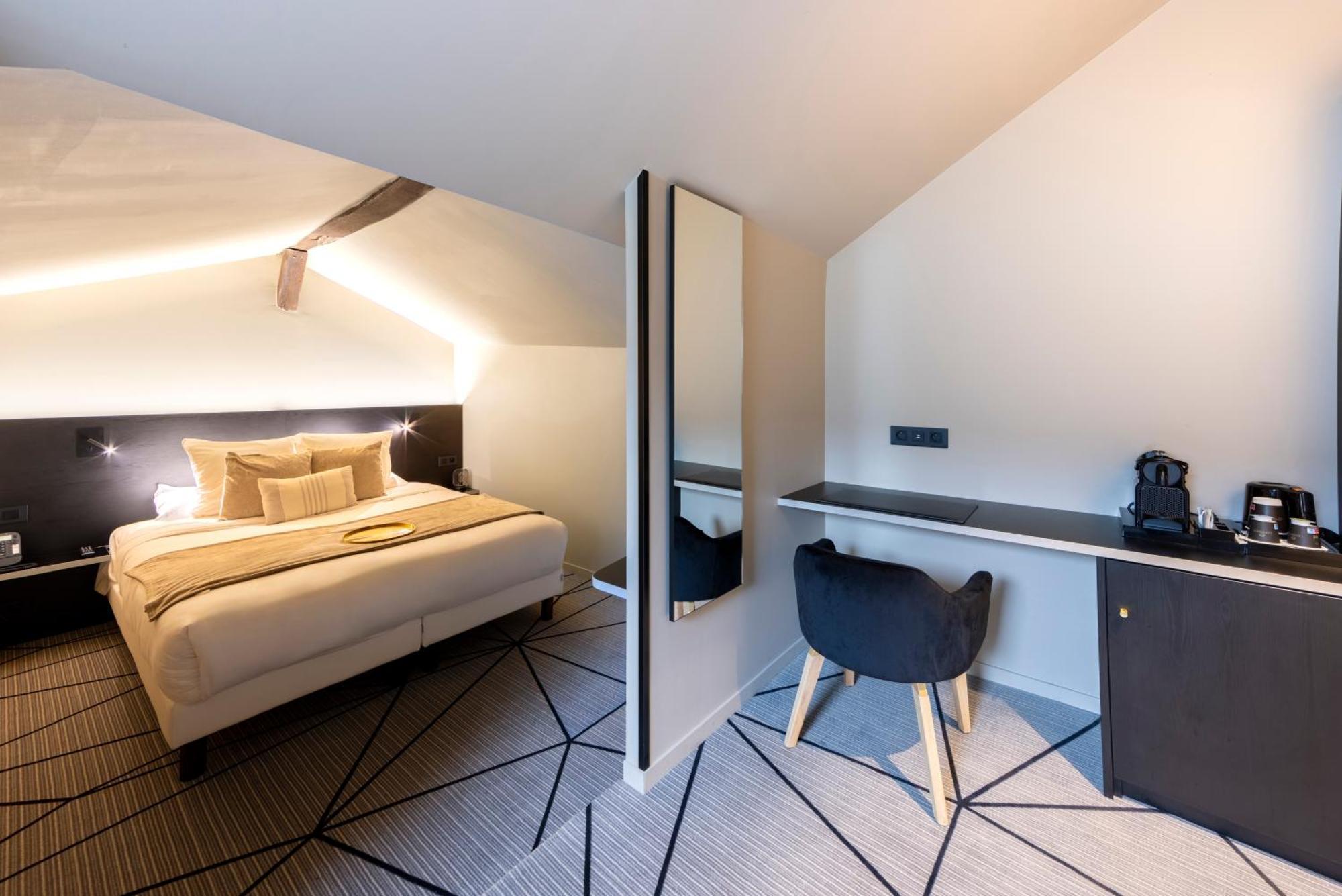 Classic Queen Room